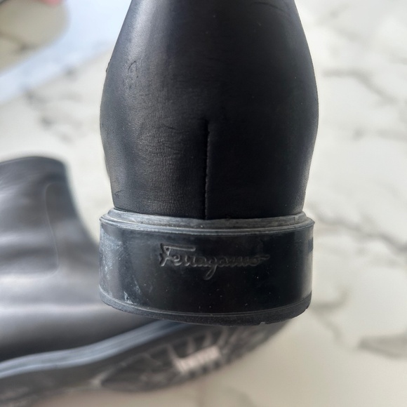 Ferragamo Gancini Black Leather Moto Ankle Boots 38.5 B - Picture 5 of 9
